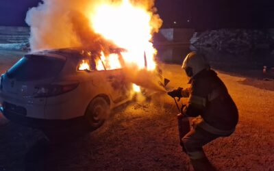 Übung hydraulischer Rettungssatz und Fahrzeugbrand