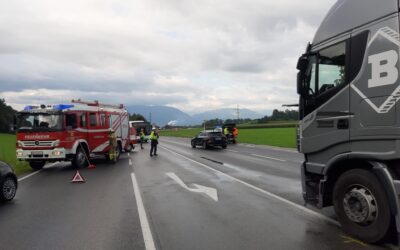 Aufräumen nach Verkehrsunfall